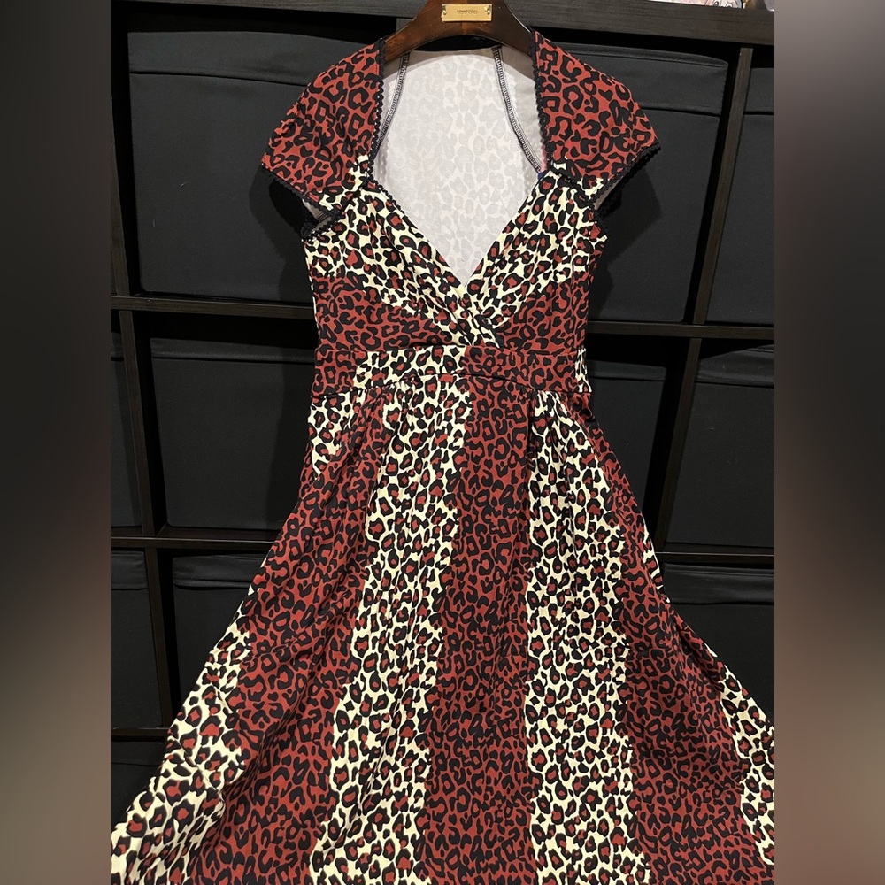 Pinup Couture PUG Luscious Stretch Swing Dress In Leopard Print Size M NWT - Picture 4 of 8
